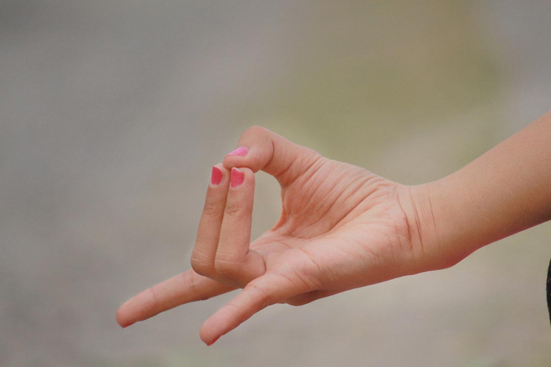 Udana Mudra: Meaning, Benefits, & How to Do