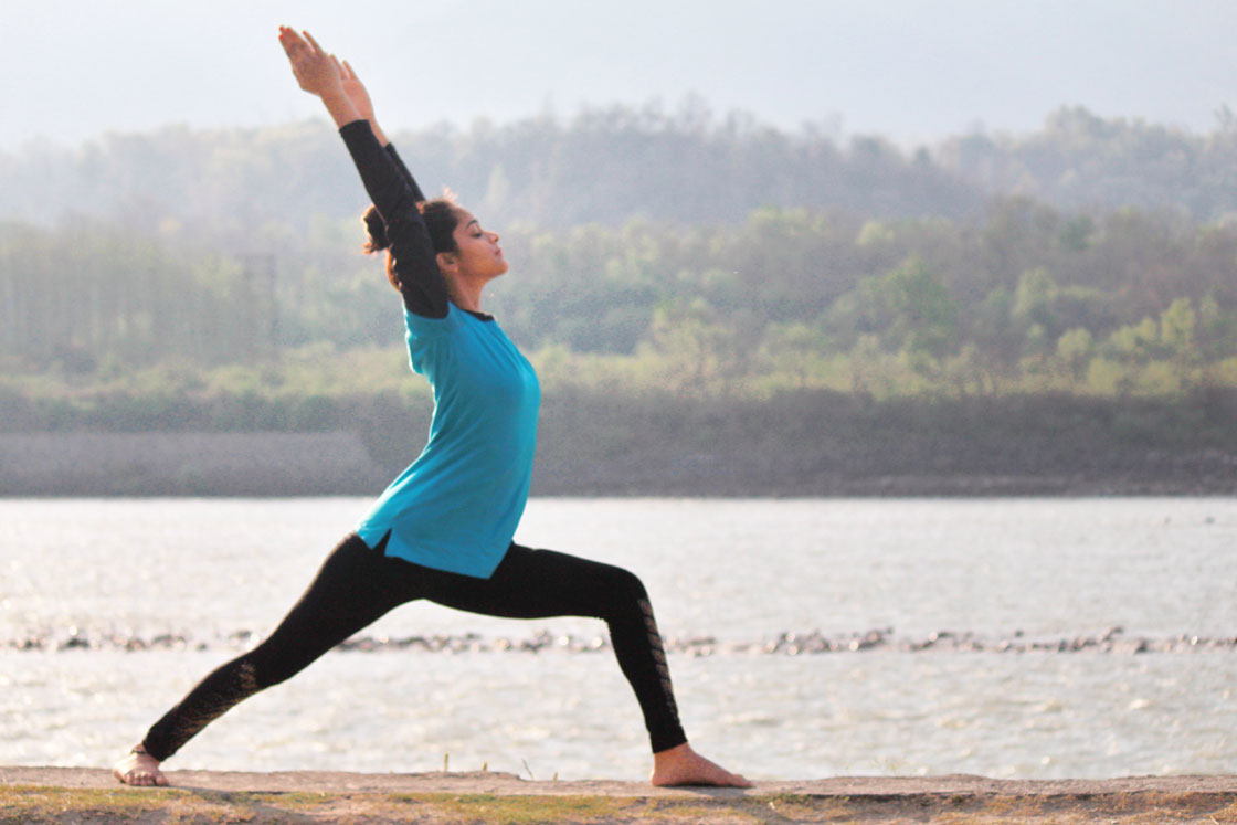 Inversion Yoga Poses: List of Inverted Asanas, Benefits and Tips - Fitsri  Yoga