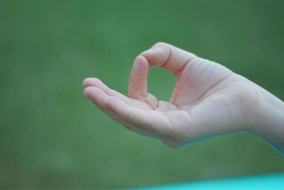 Gyan Mudra: How to Do, Benefits, Side Effects & Variation - Fitsri