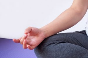 Akash Mudra (Shuni Mudra): How to Perform, Benefits, and Precautions