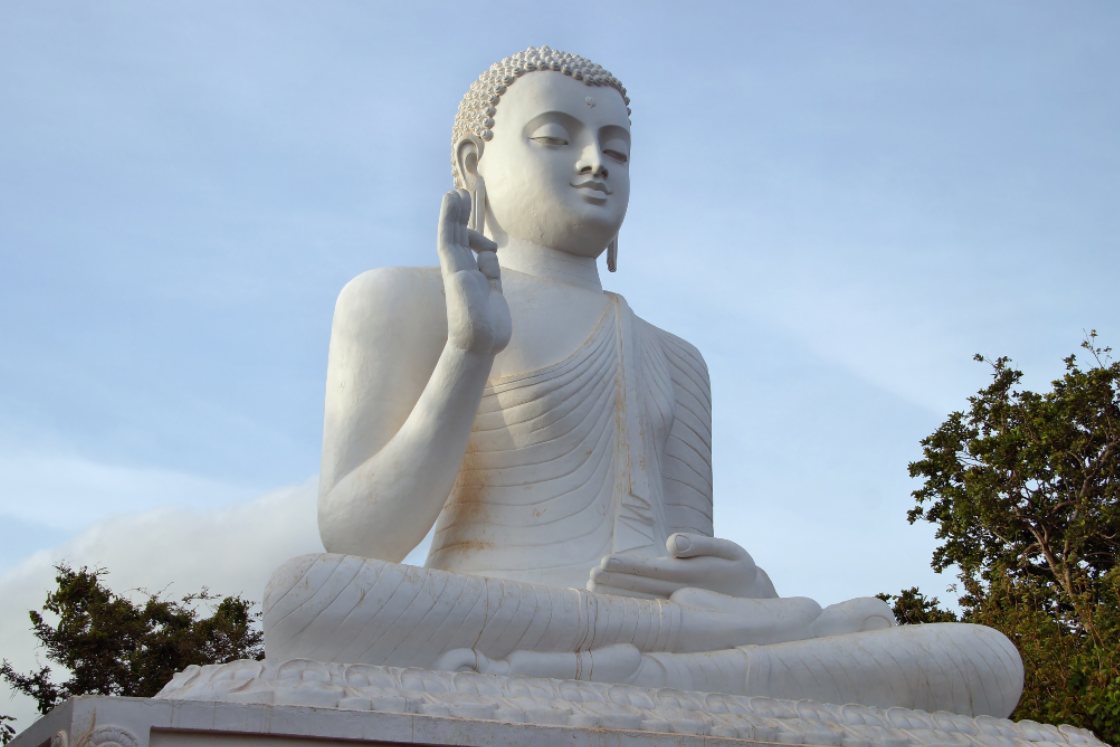 buddha in abhaya mudra