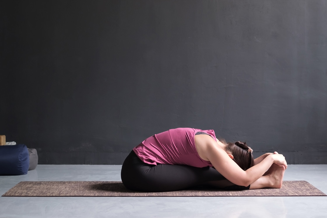 Seated Forward Bend Pose (Paschimottanasana): How to Do, Benefits & Precautions - Fitsri