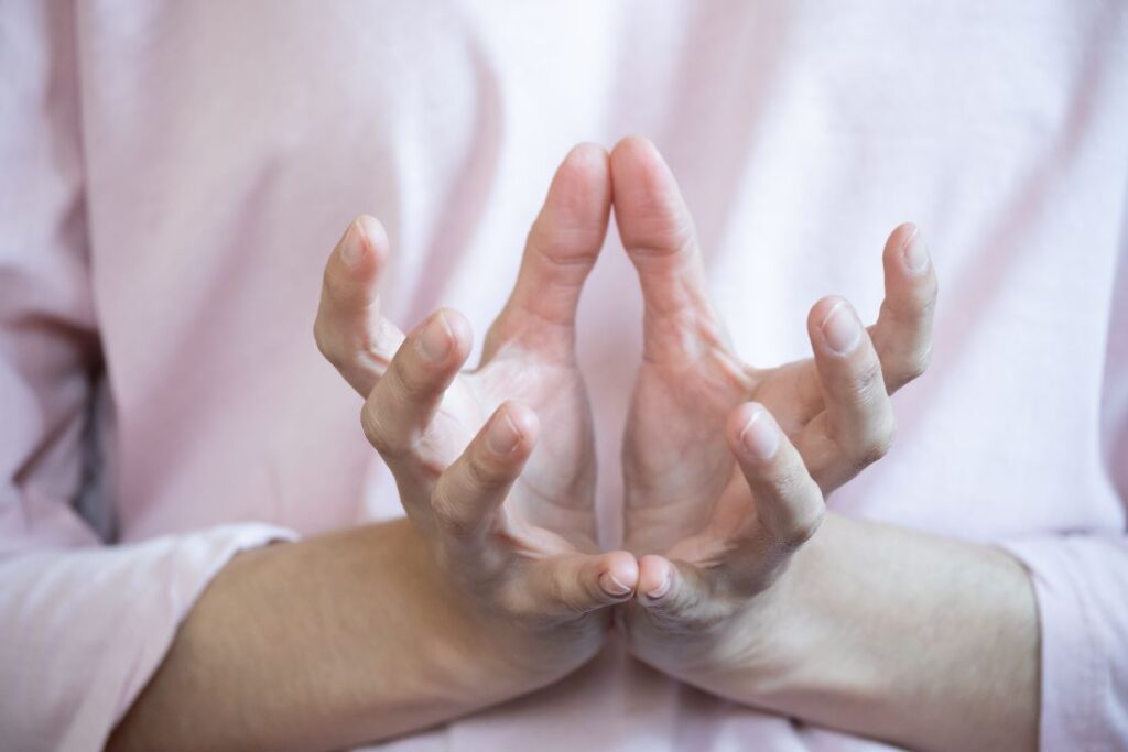 Padma Mudra(Lotus Mudra) Meaning & Benefits