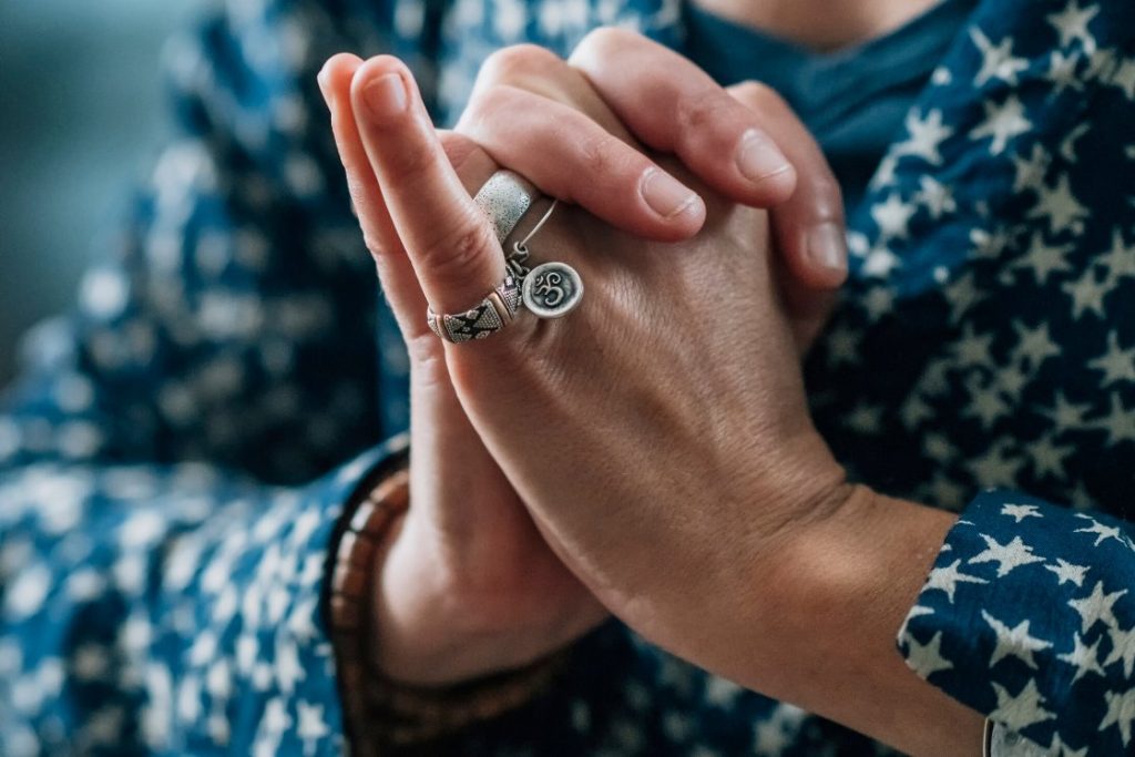 sahasrara mudra for headache