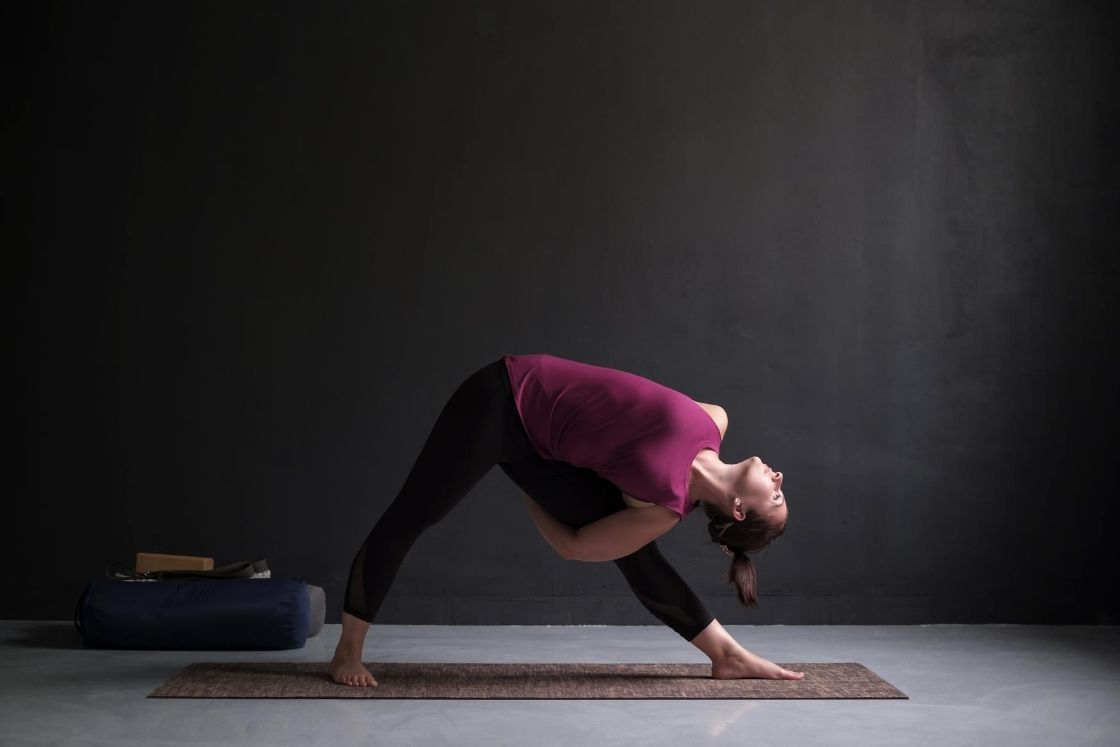 baddha trikonasana