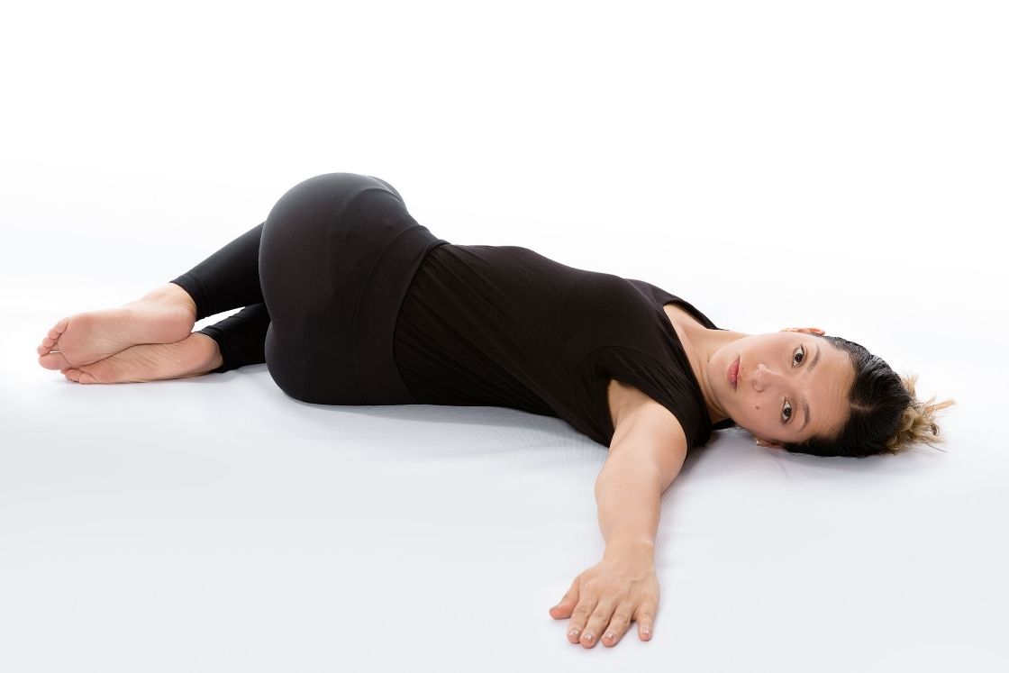 Markatasana (Monkey Spinal Twist): Steps, Benefits & Precautions - Fitsri  Yoga