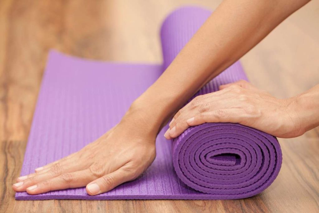 Best Yoga Mat Thickness Guide: How Thick Your Mat Should Be? - Fitsri Yoga