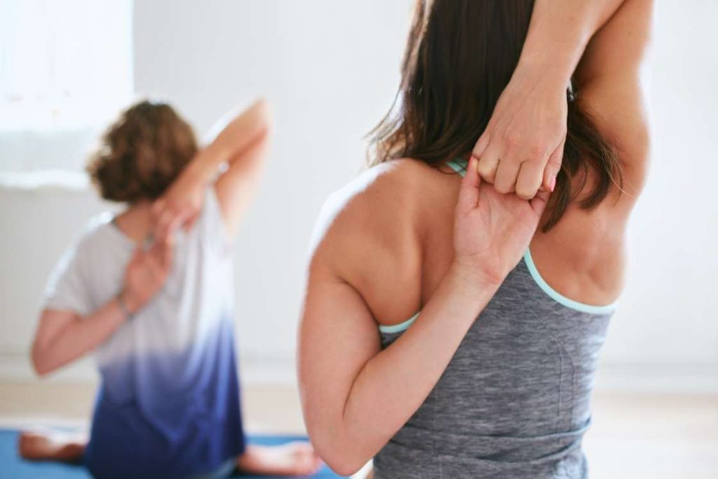 These 6 Yoga Poses Will Straighten Your Osteoporosis