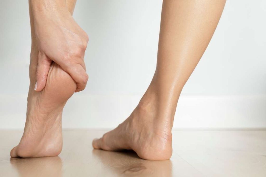 These Simple Yoga Exercises Can Help Heal Plantar Fasciitis - YOGA PRACTICE
