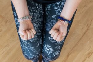 Tse Mudra: Benefits and Practice Guide to Relieve Stress