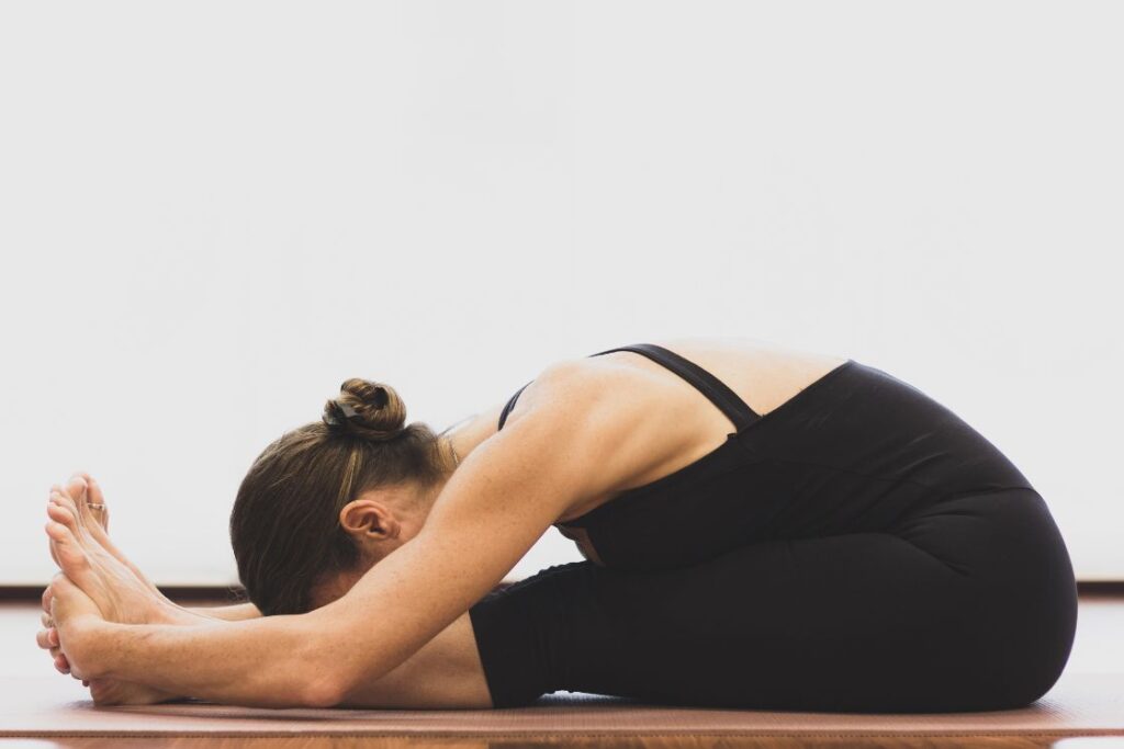 Yoga poses to reduce belly fat easily - TheCoffeeFolks